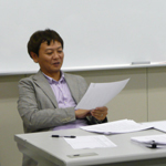 編集部批評会の様子
