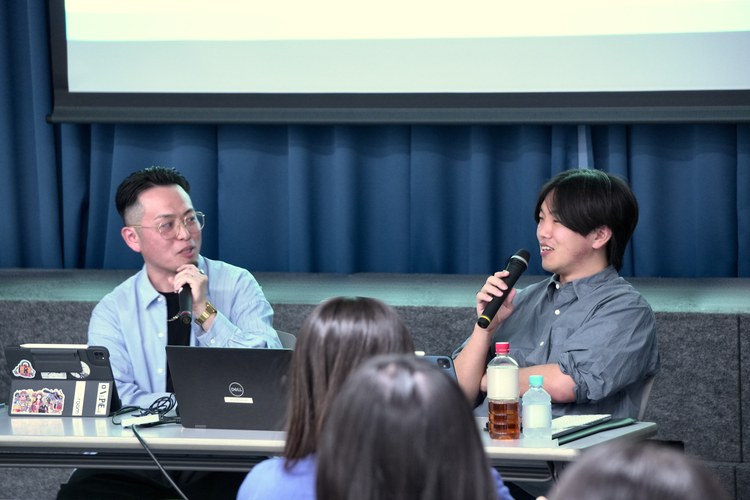 講義中の榊原先生と阿部先生