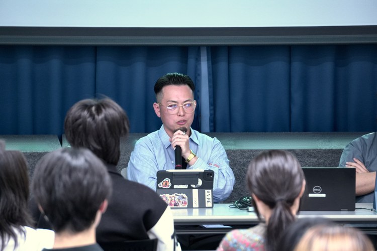 質問に答える榊原先生